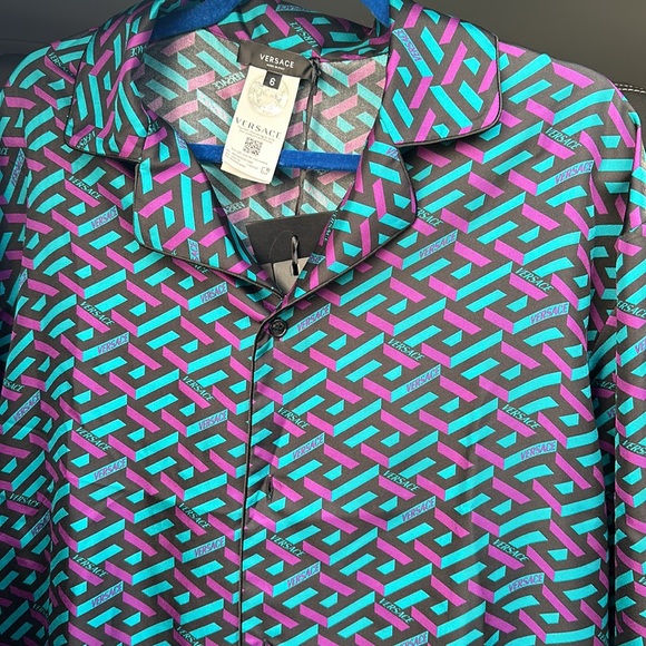 VERSACE La Greca Print Silk Button Up Top NWT - Picture 11 of 12